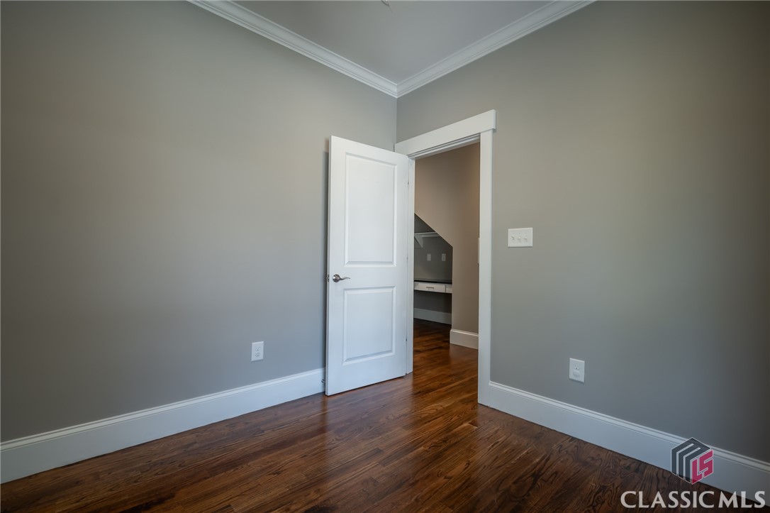 215 Chapman Place