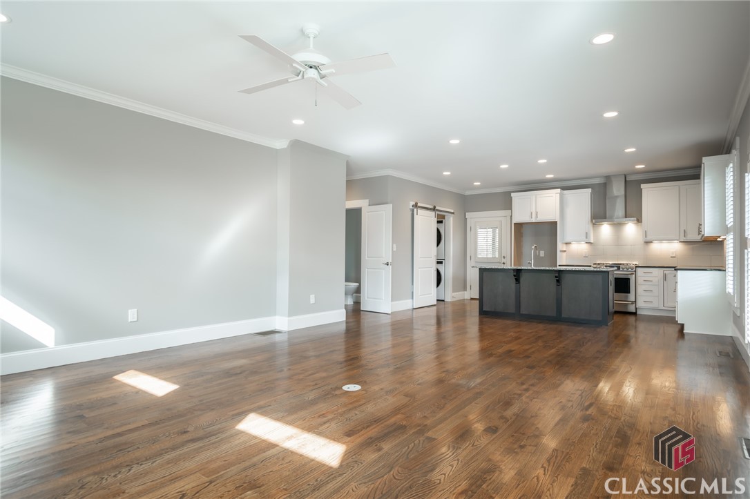 215 Chapman Place