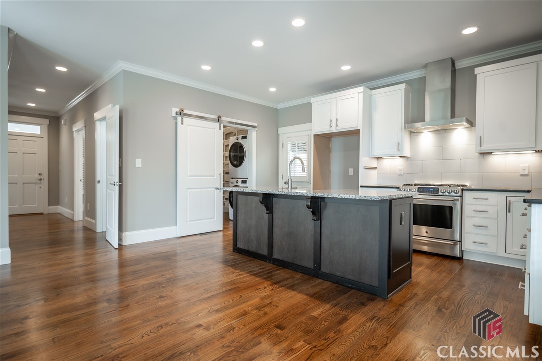 215 Chapman Place