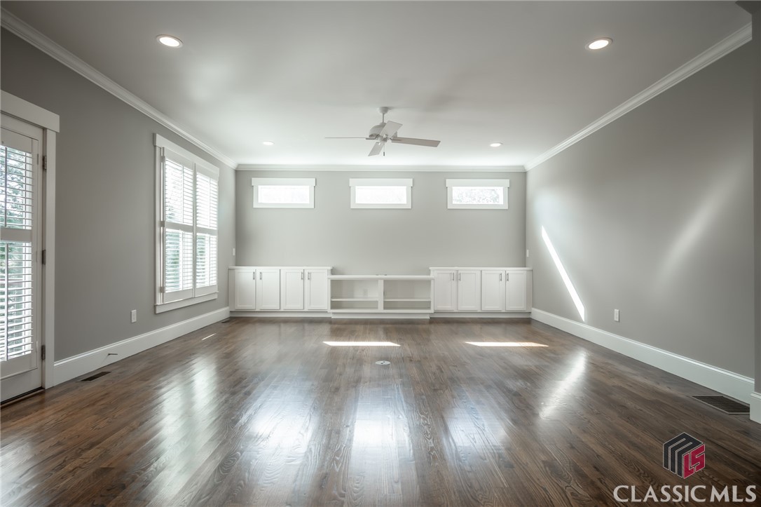 215 Chapman Place