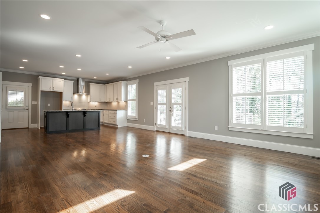 215 Chapman Place
