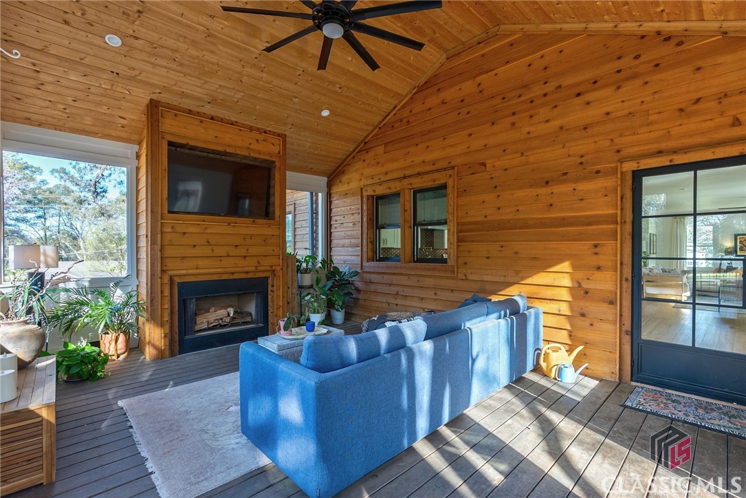 169 Fortson Circle