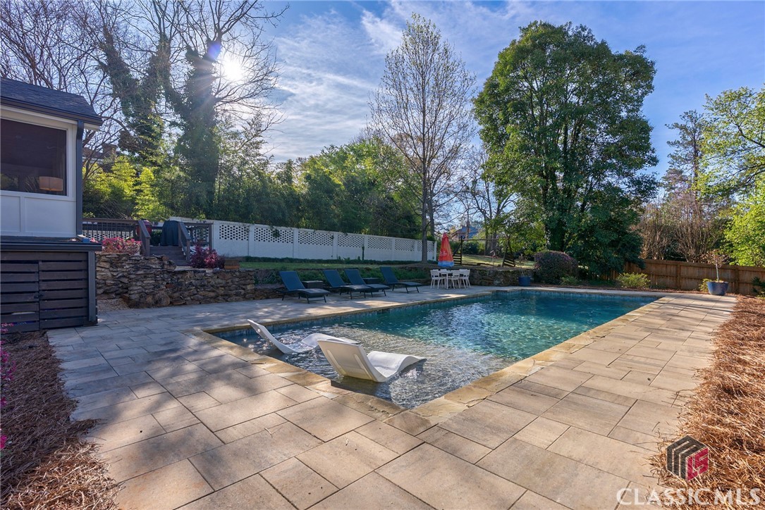 169 Fortson Circle