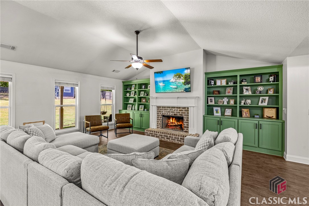 137 Evergreen Ridge Court