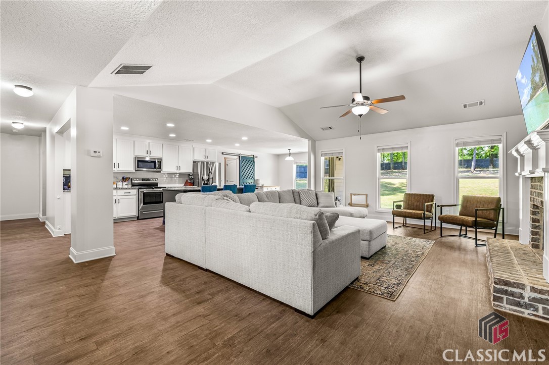 137 Evergreen Ridge Court