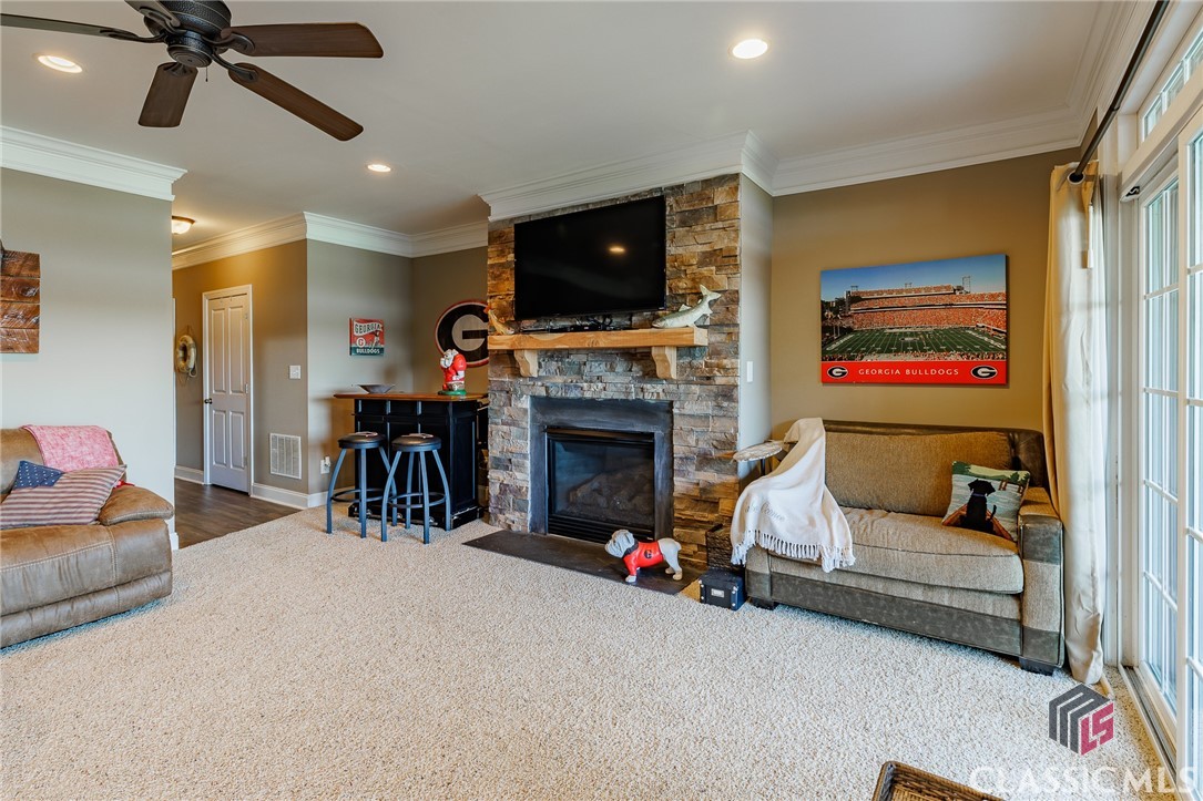 175 Lakeview Drive 110