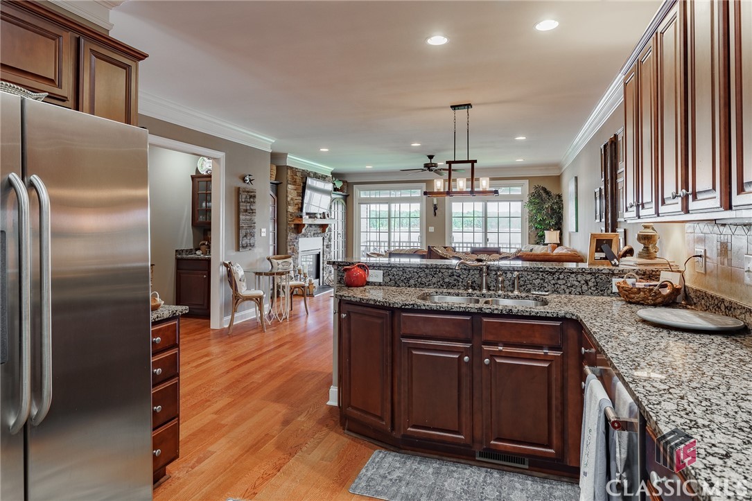 175 Lakeview Drive 110