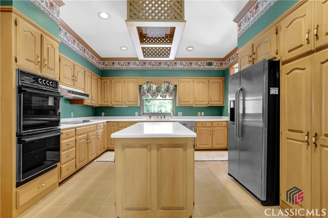 2795 Hawthorne Drive