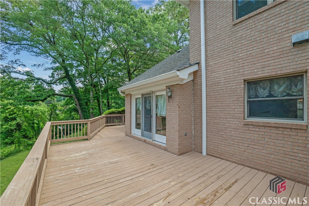 2795 Hawthorne Drive