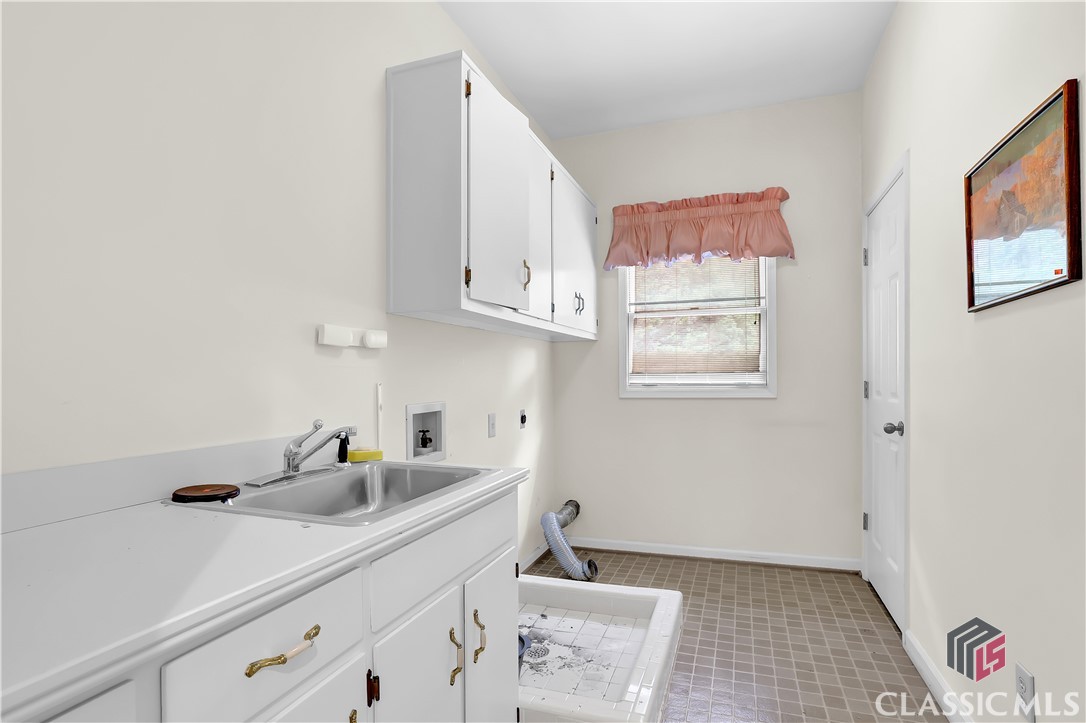 2795 Hawthorne Drive