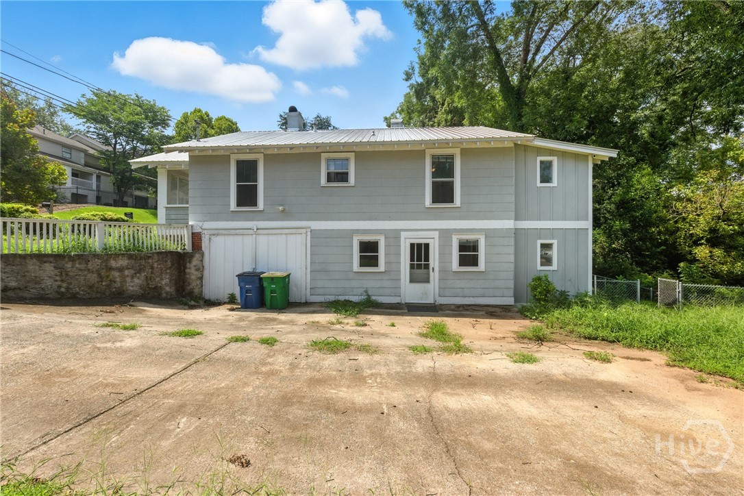 332 Carr Street