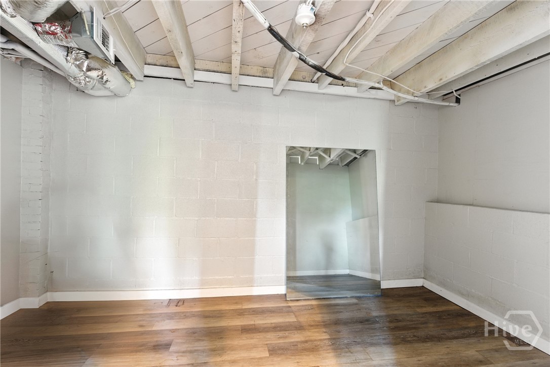 332 Carr Street