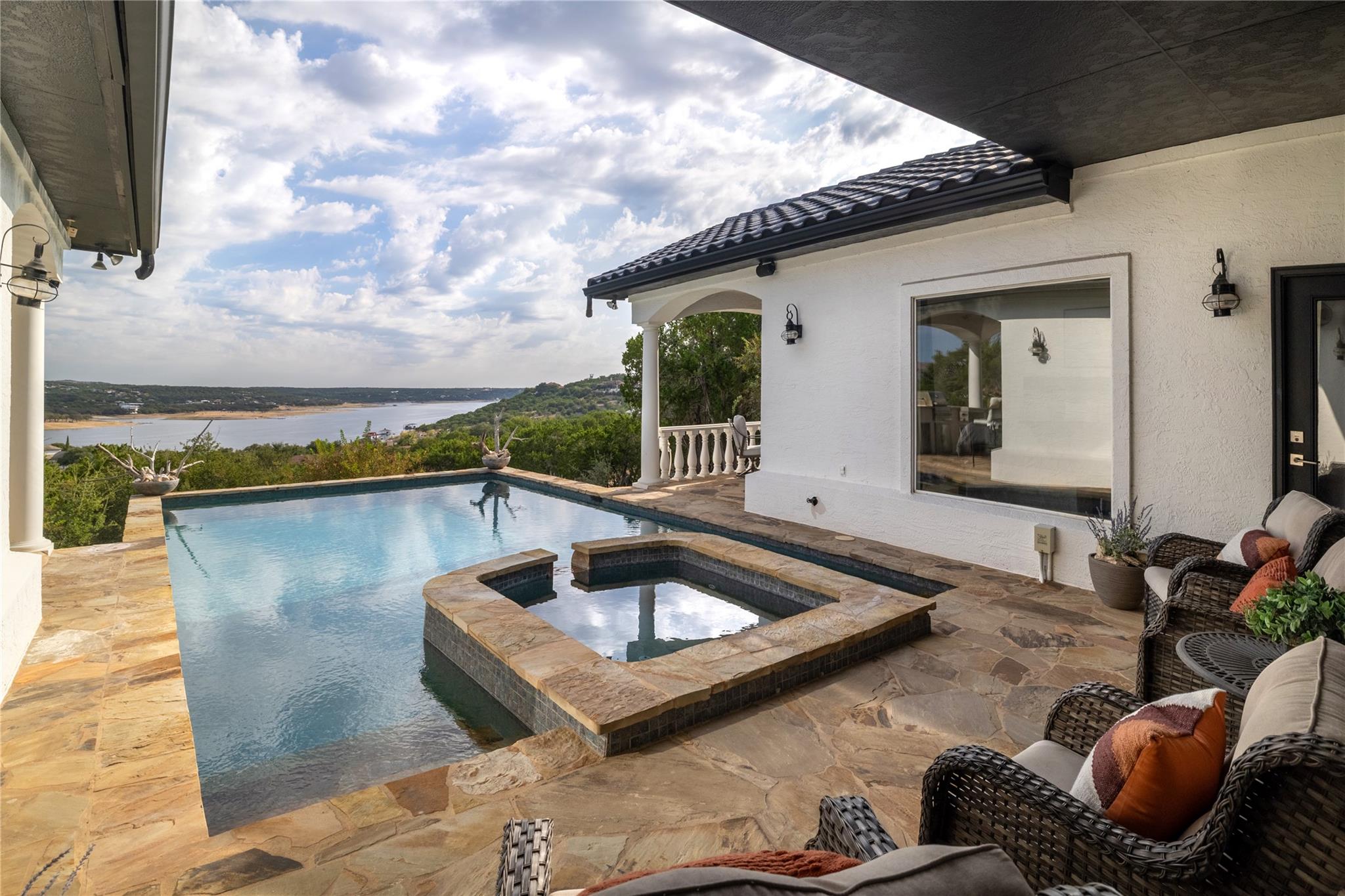 1128 Thurman Bluff DR, Spicewood