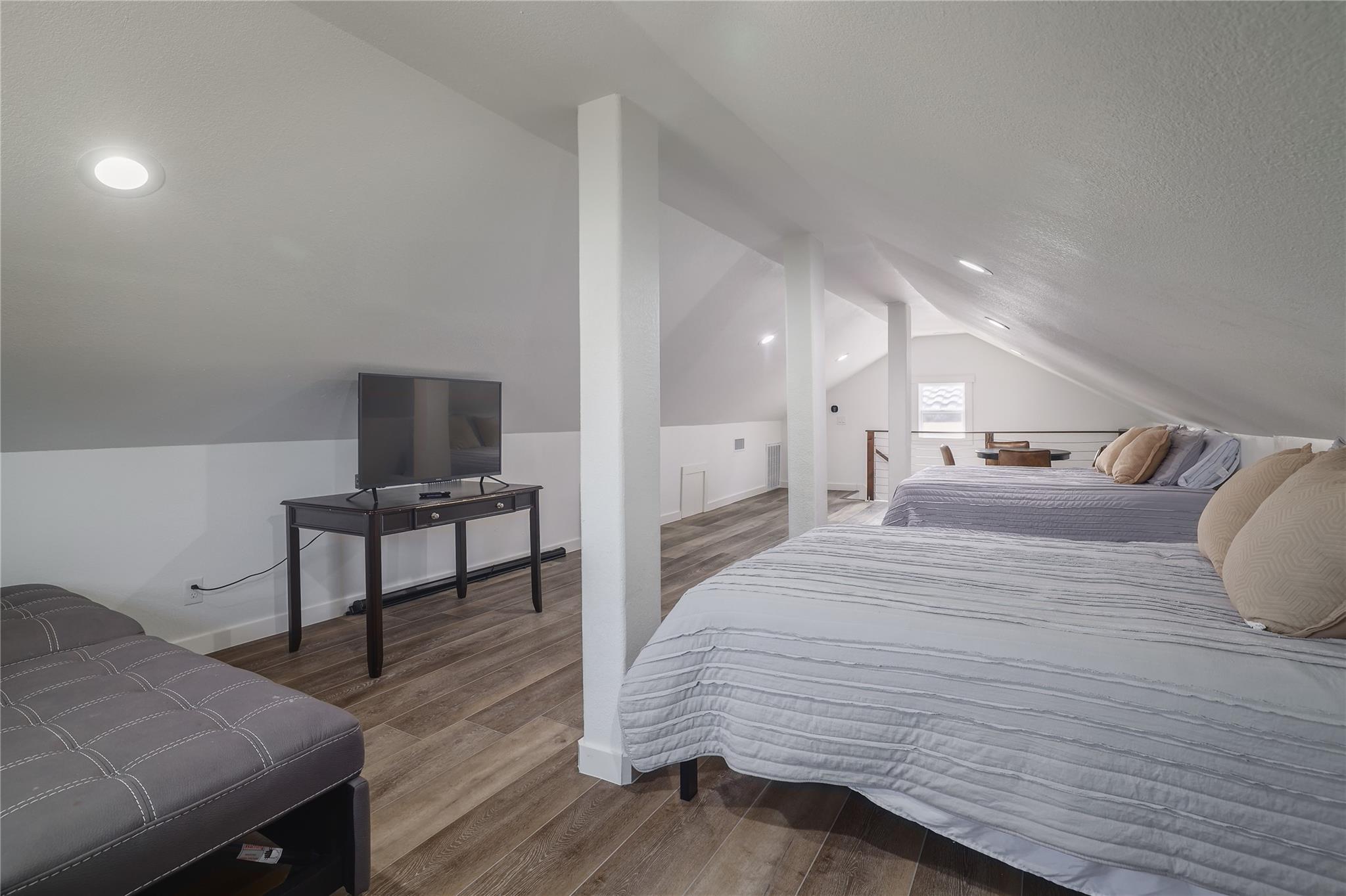 1128 Thurman Bluff DR, Spicewood