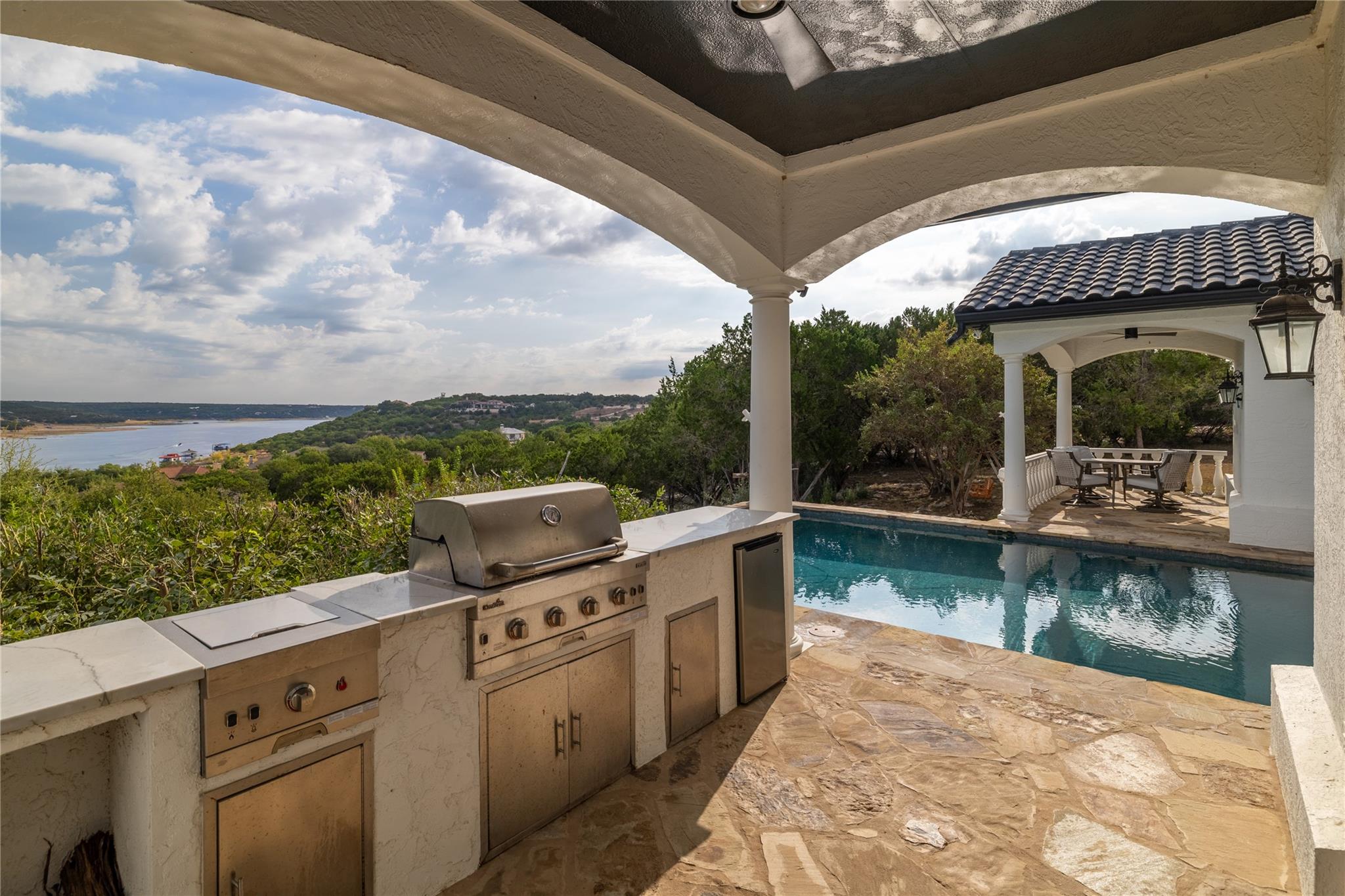 1128 Thurman Bluff DR, Spicewood