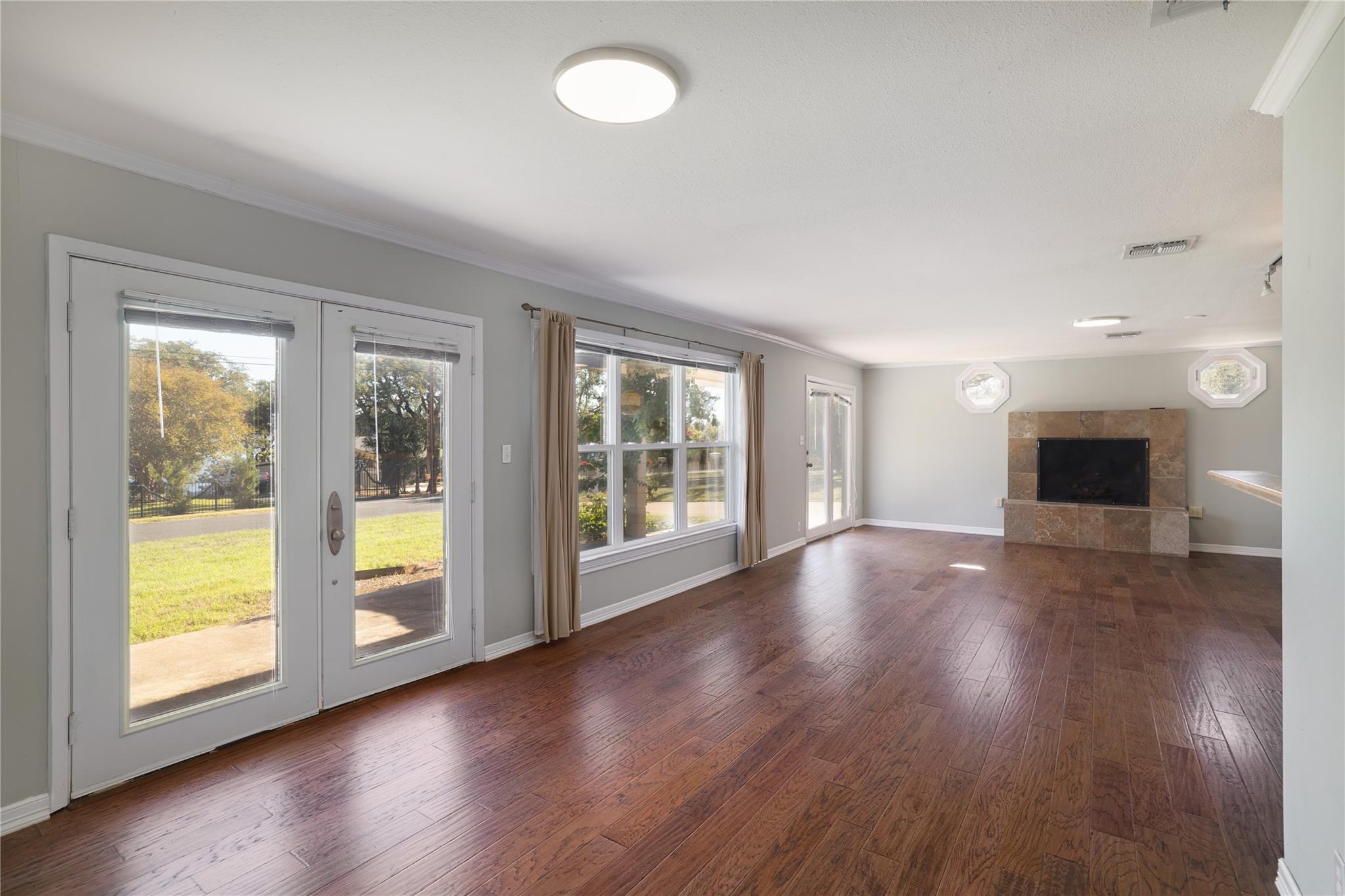 15203 Rainbow One ST