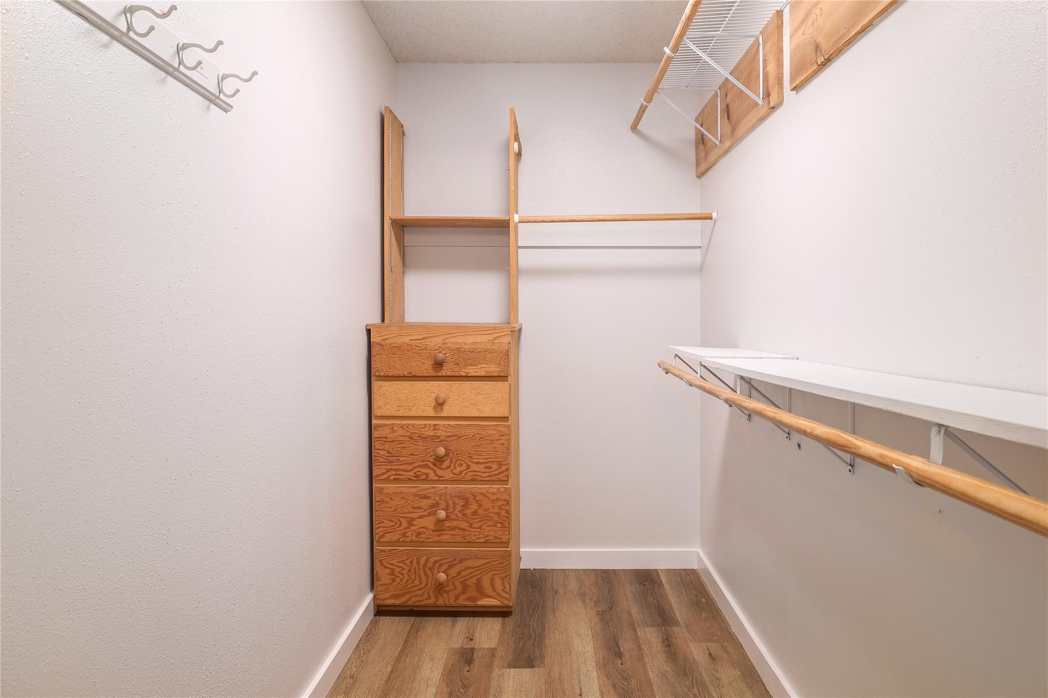 15203 Rainbow One ST