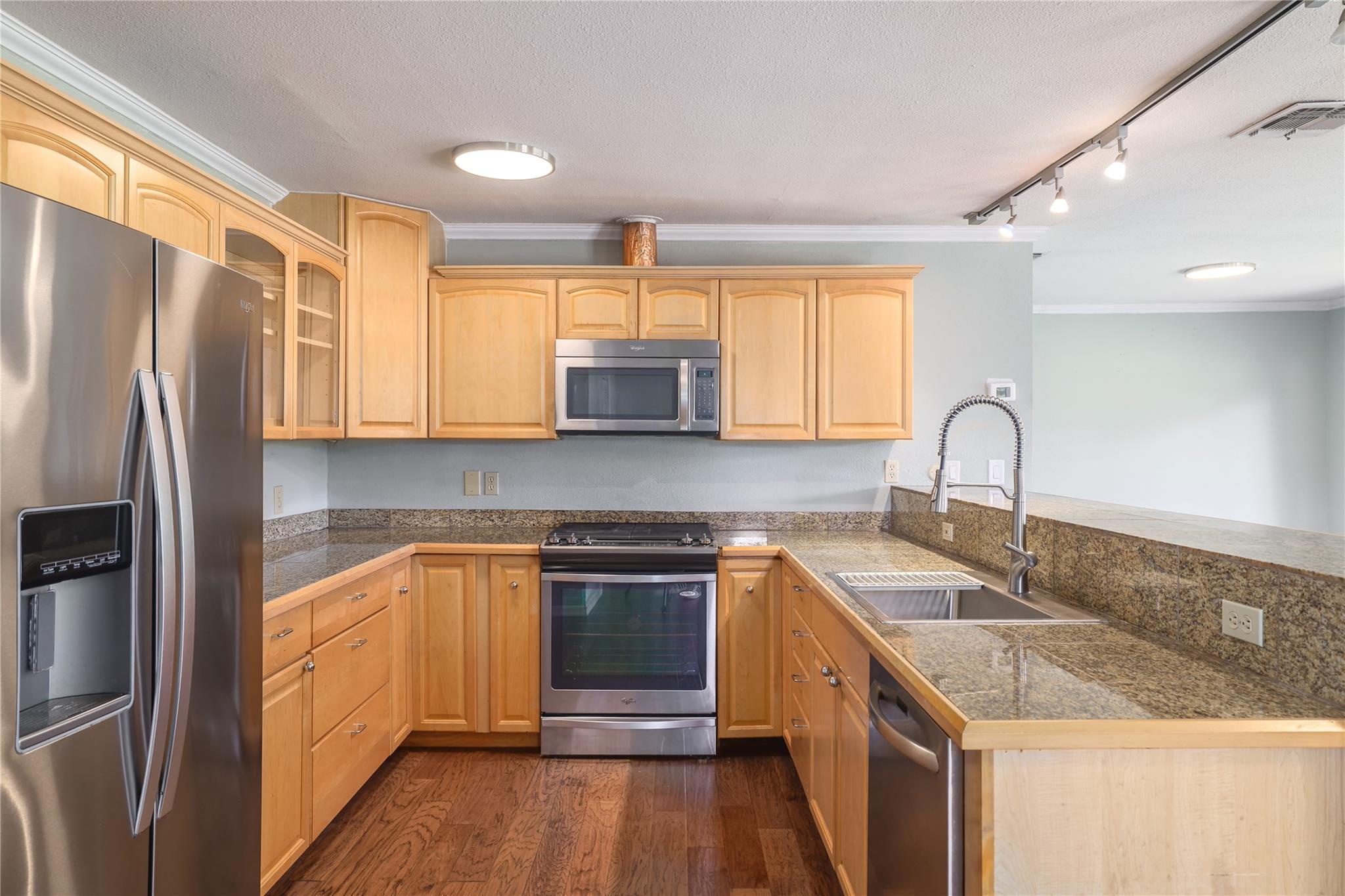 15203 Rainbow One ST