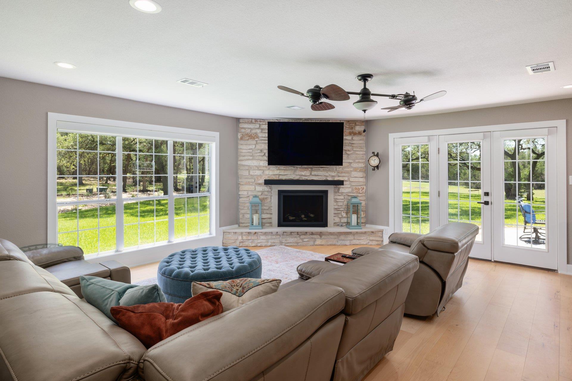 10229 Oliver DR