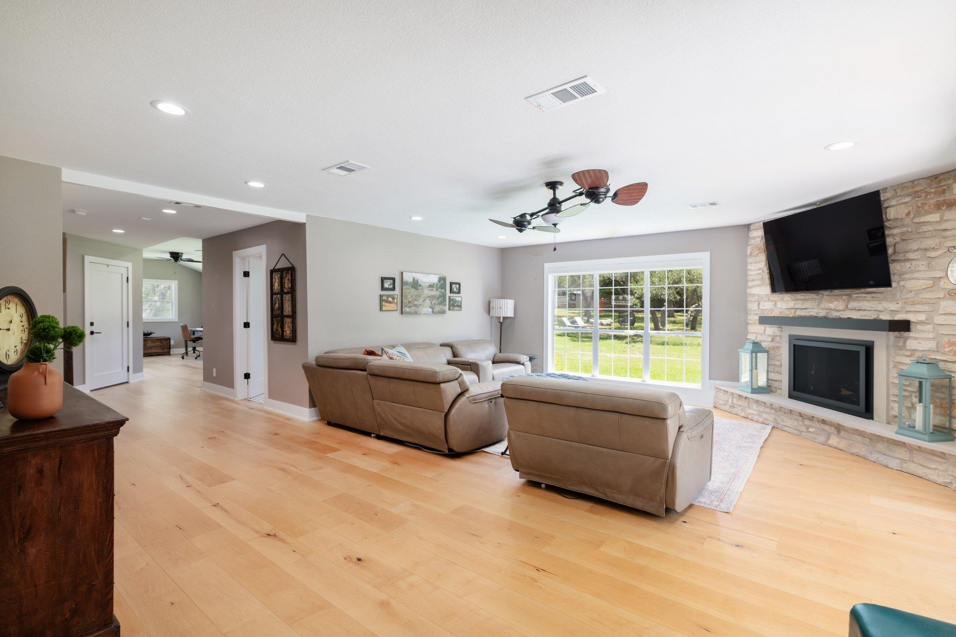 10229 Oliver DR