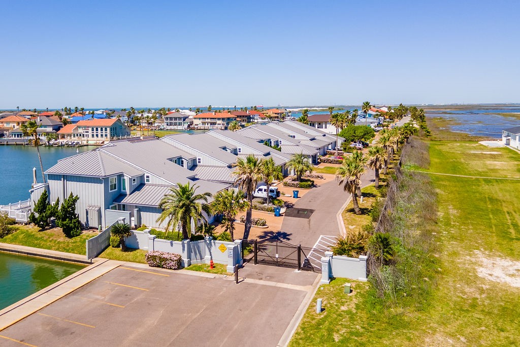 309 Piper Blvd 104