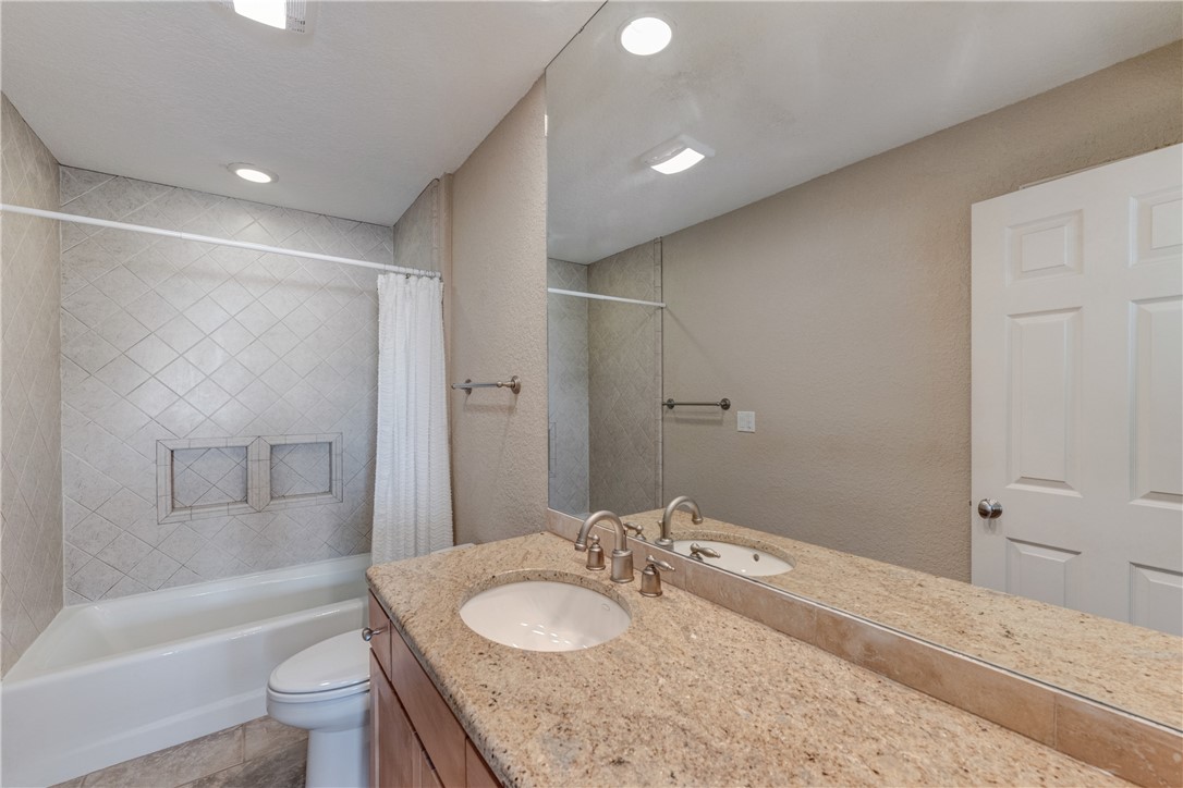 309 Piper Blvd 104