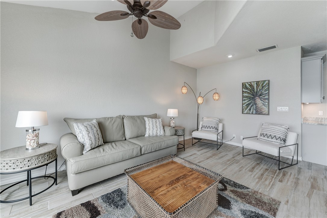309 Piper Blvd 104