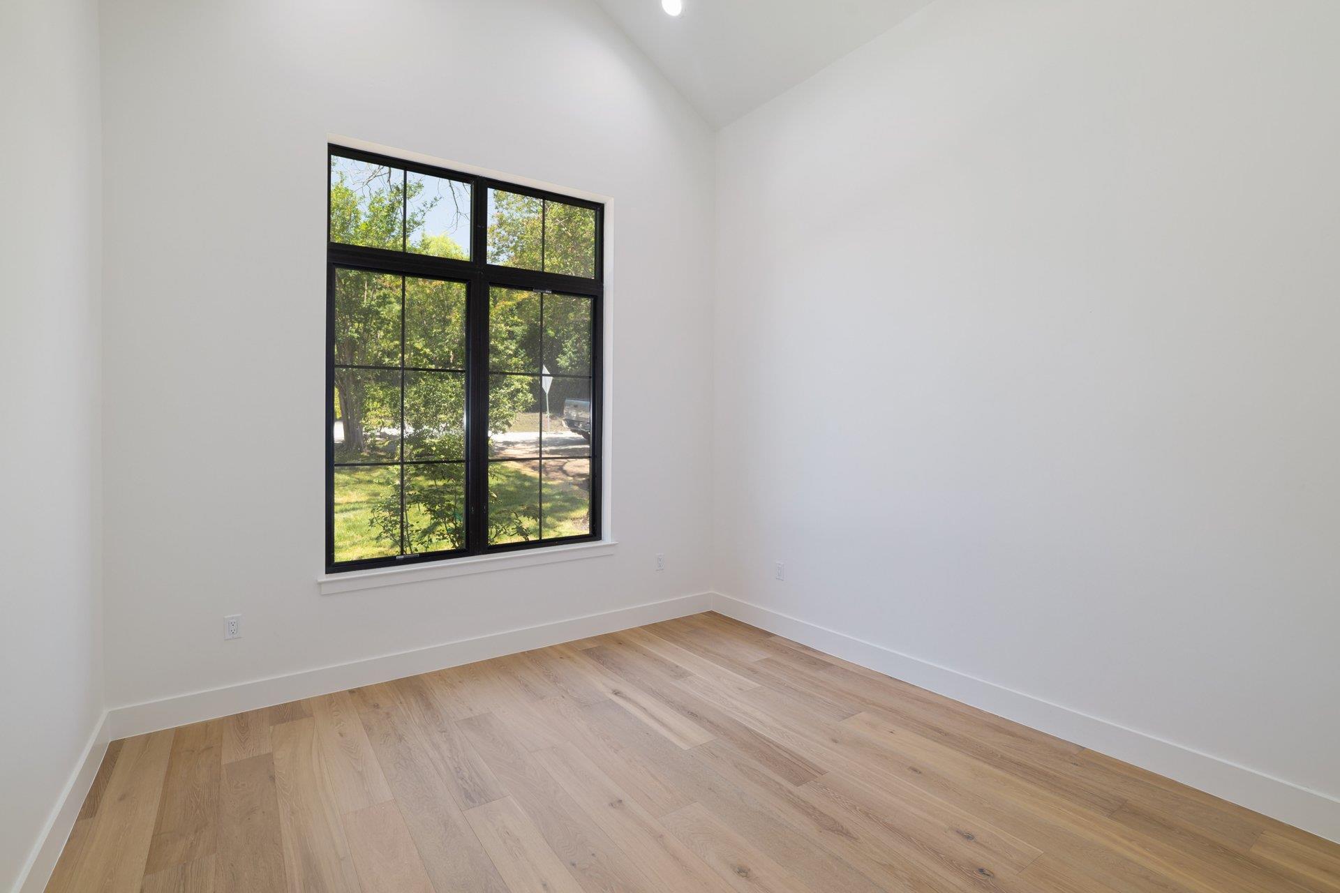 2411 McCall RD