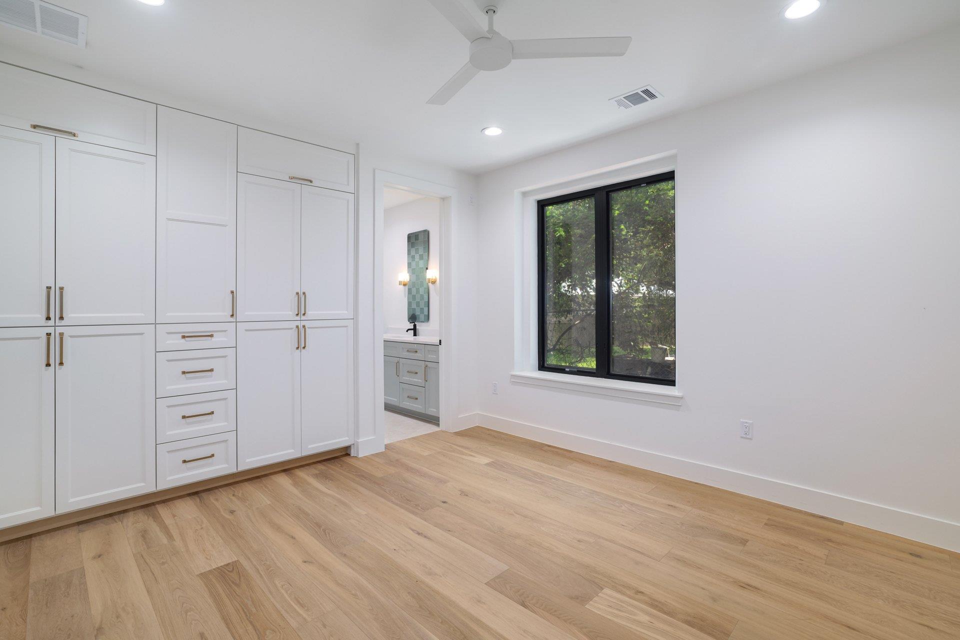 2411 McCall RD