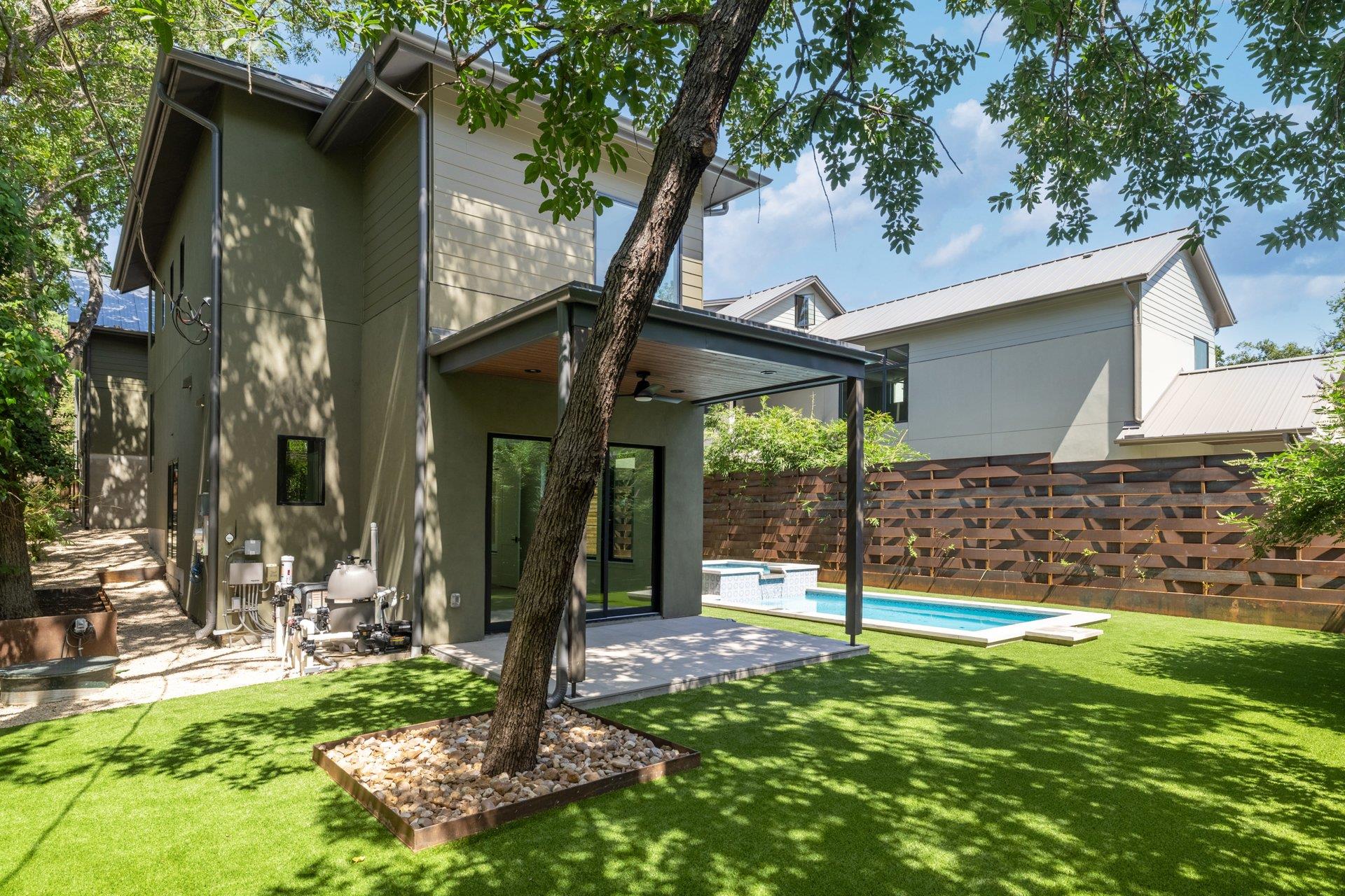2411 McCall RD