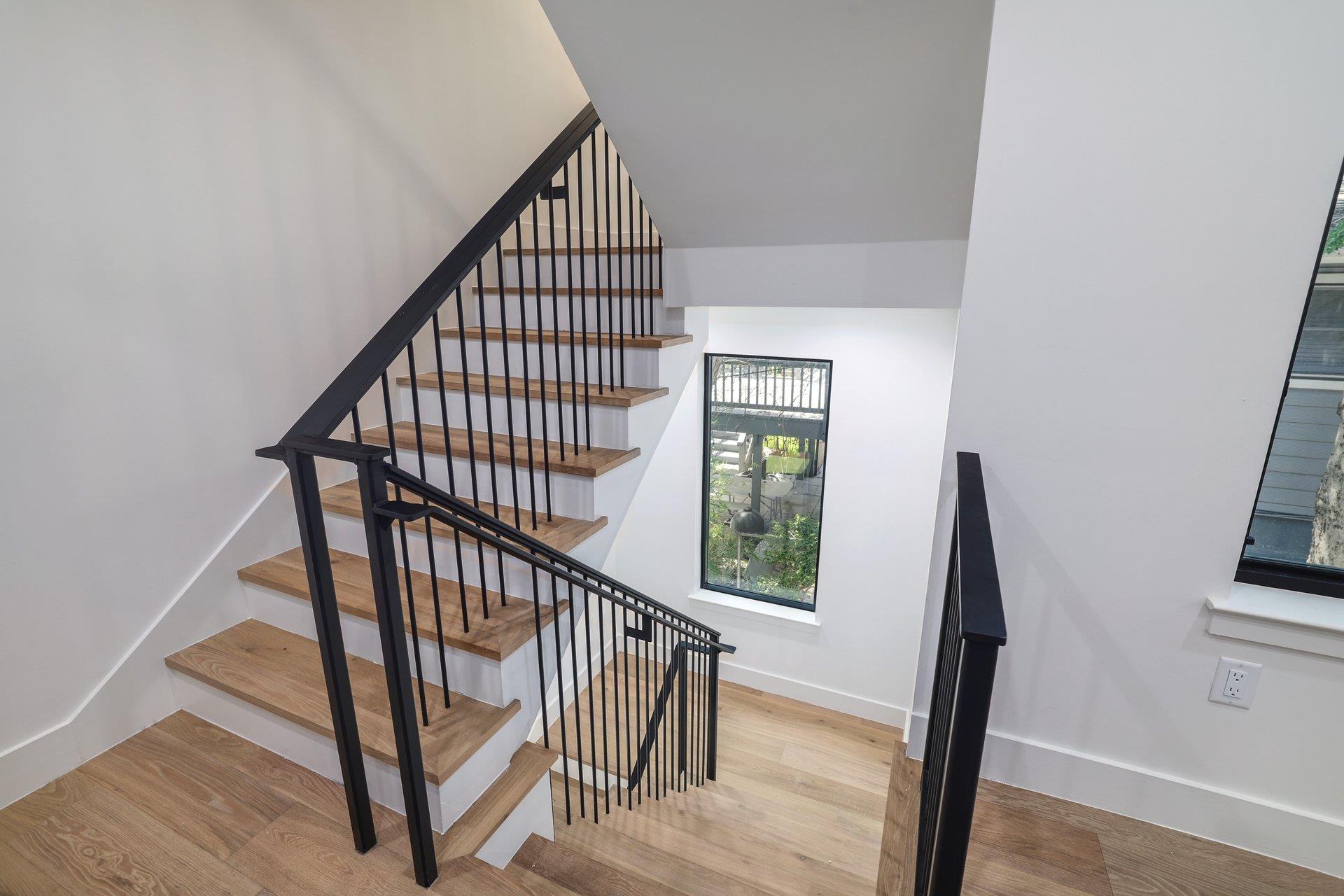2411 McCall RD