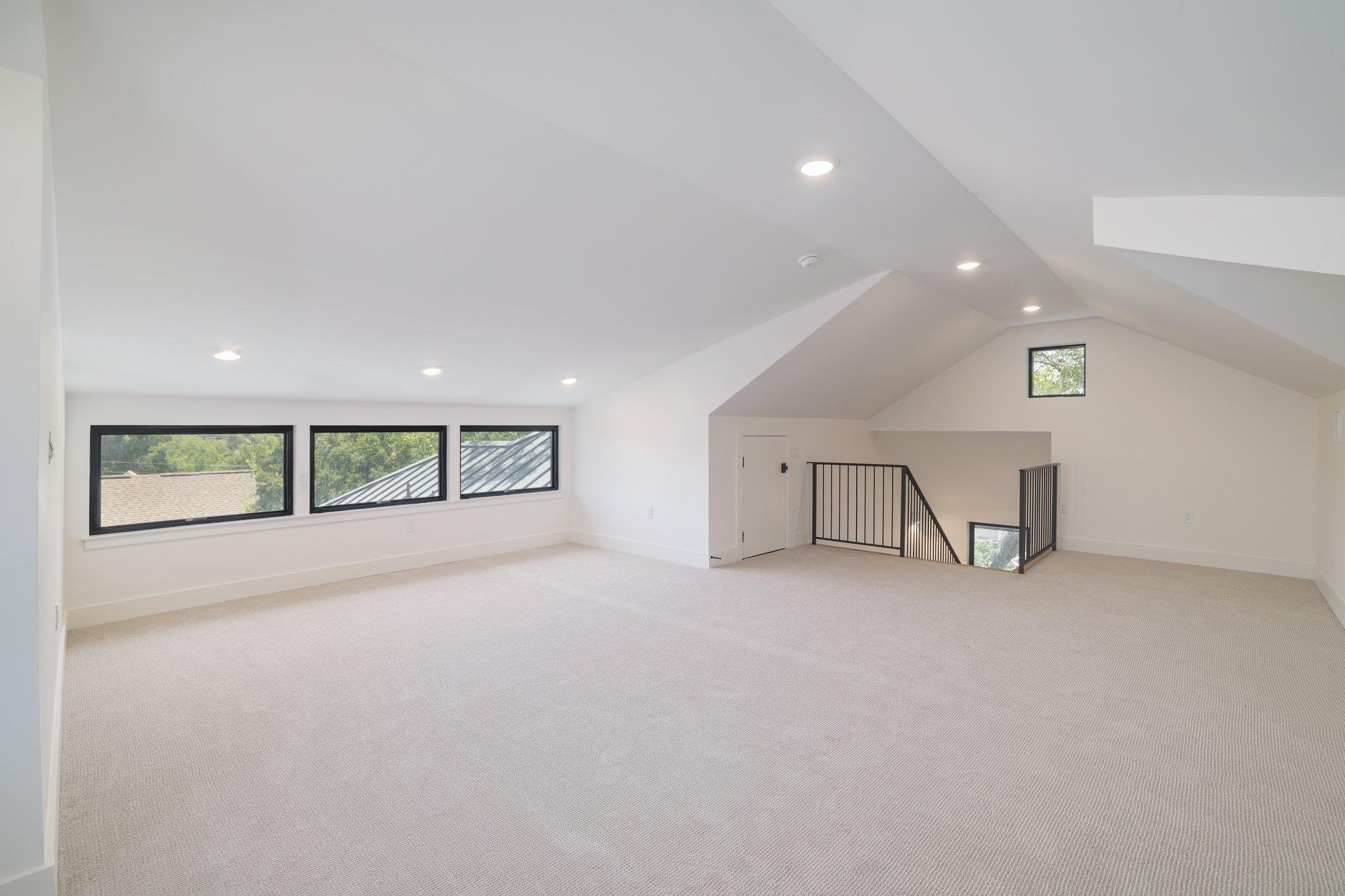 2411 McCall RD