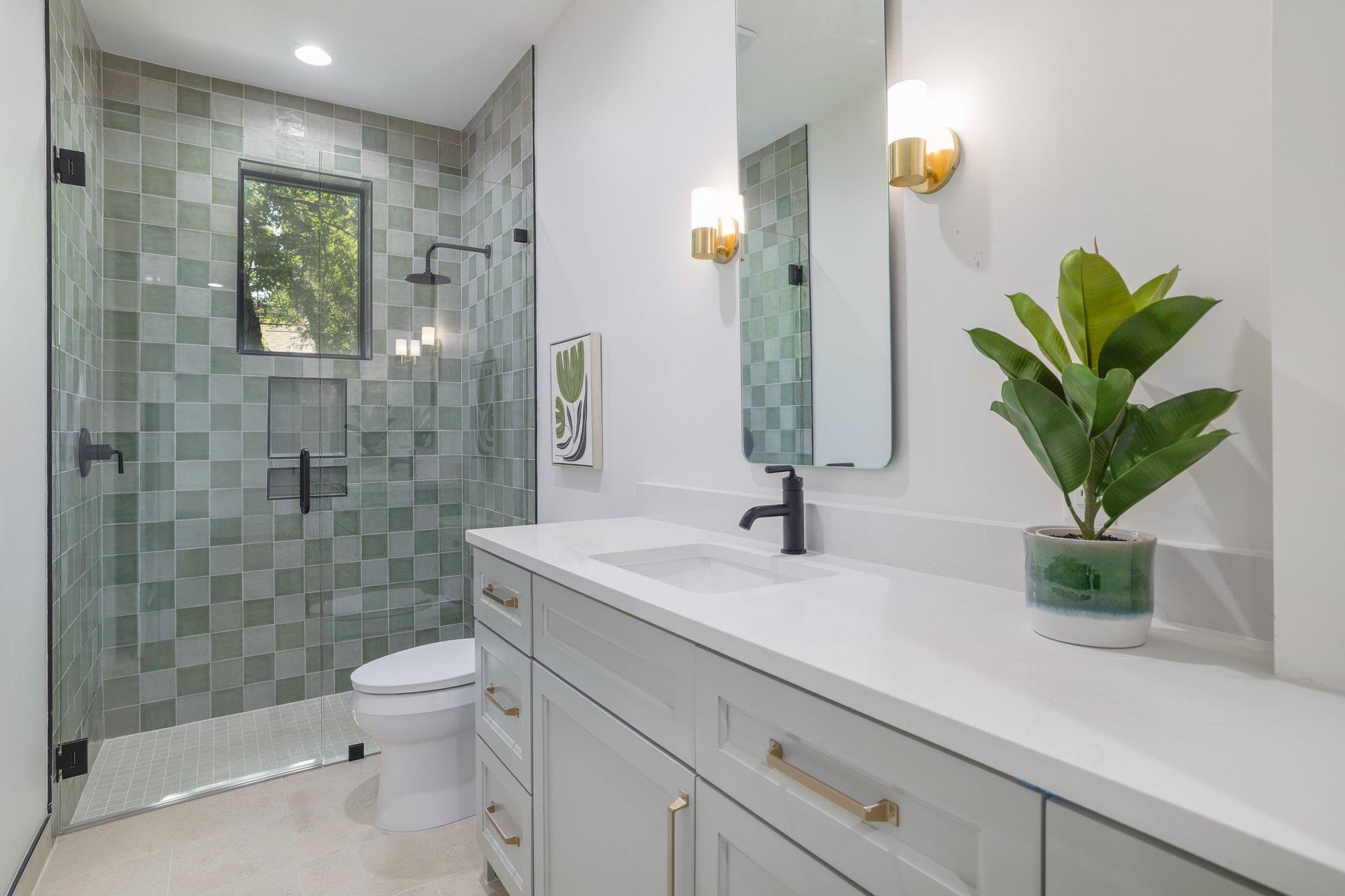 2411 McCall RD