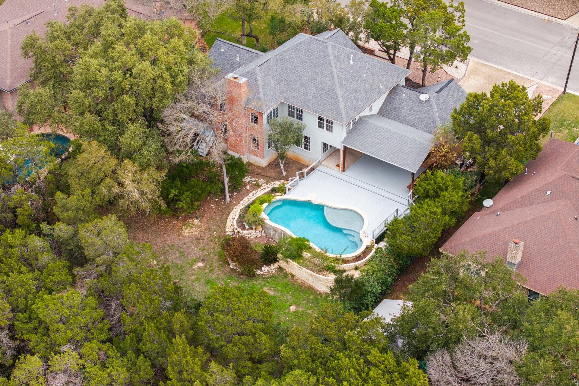 857 Mission Hills DR