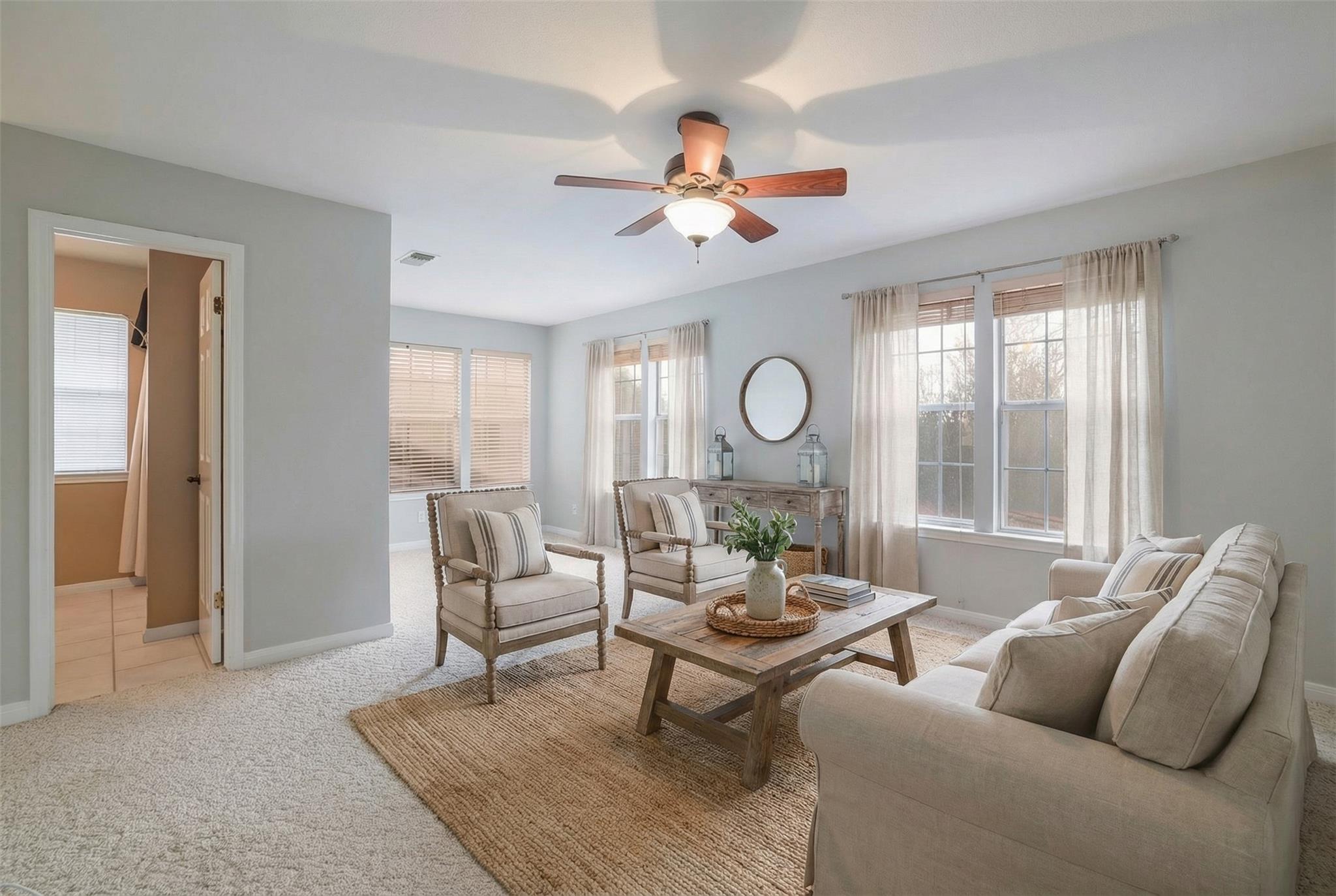 857 Mission Hills DR