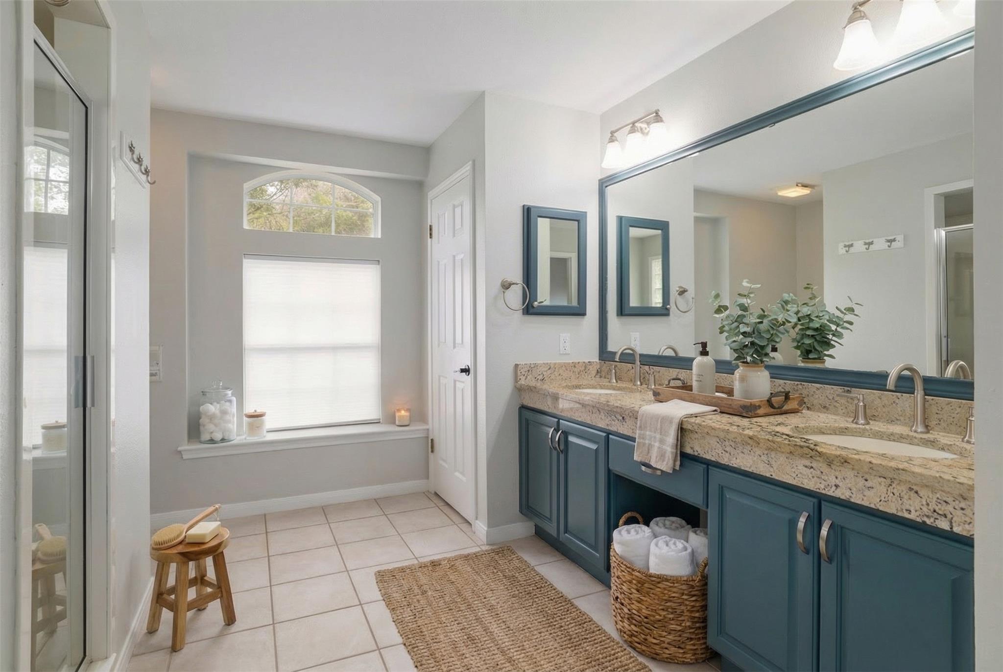 857 Mission Hills DR