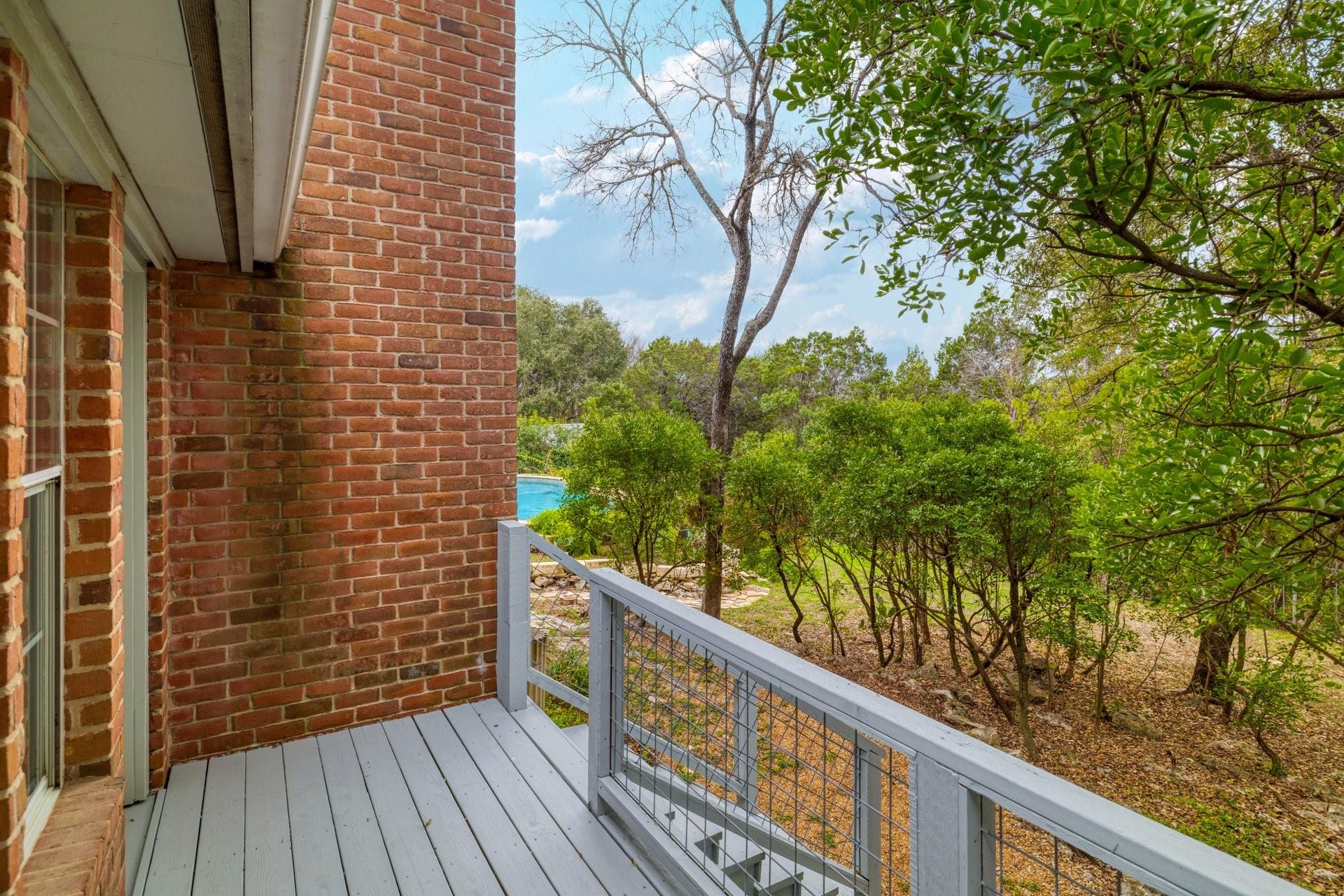 857 Mission Hills DR