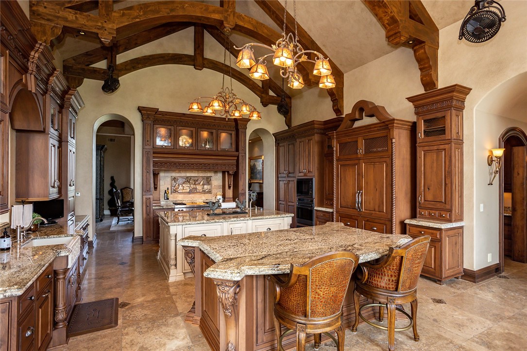 2505 NE Bellagio Court