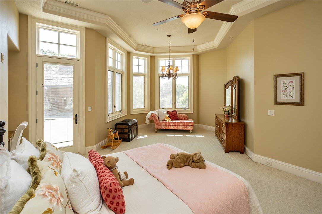 2505 NE Bellagio Court