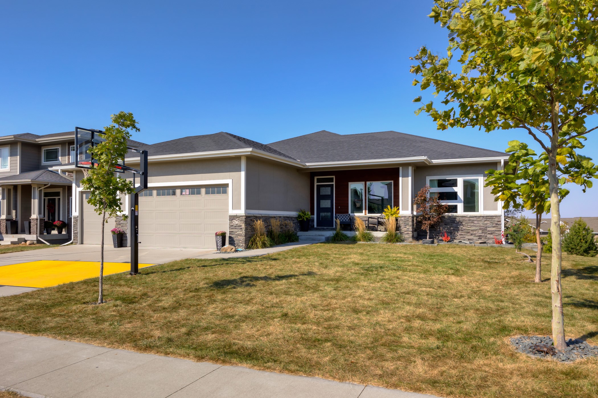 575 NE Dellwood Drive