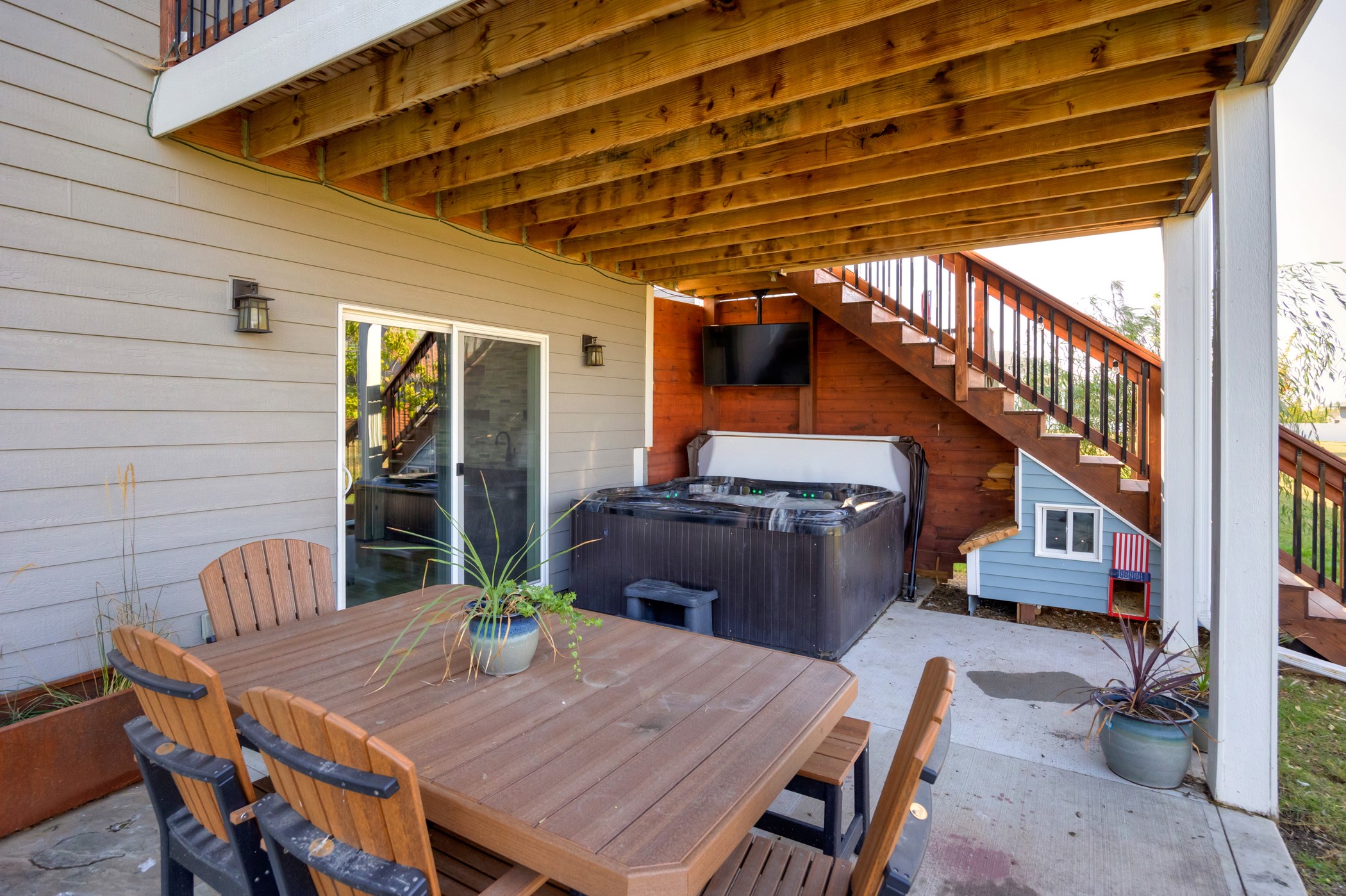 575 NE Dellwood Drive