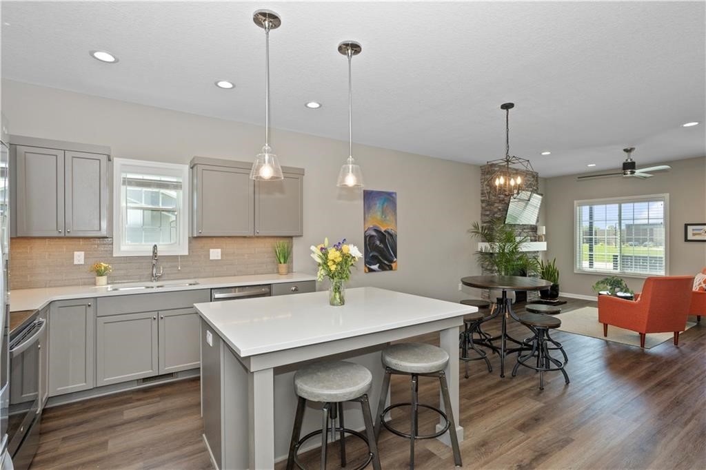 402 SW Prairie Trail Parkway