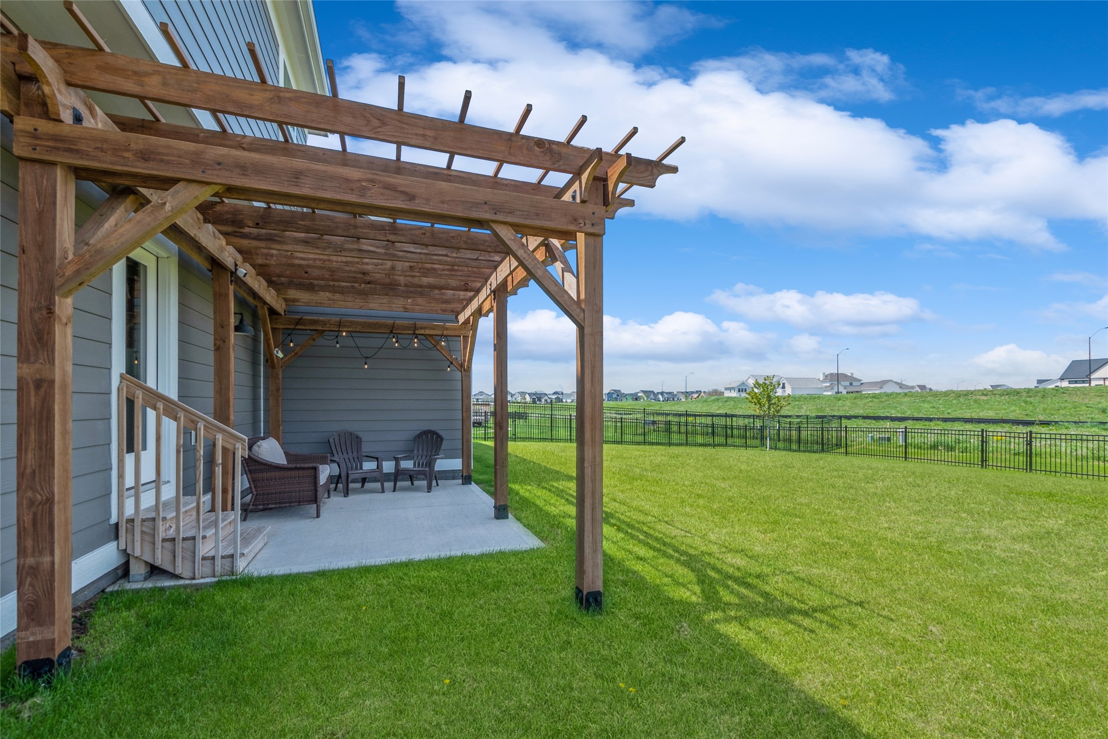402 SW Prairie Trail Parkway