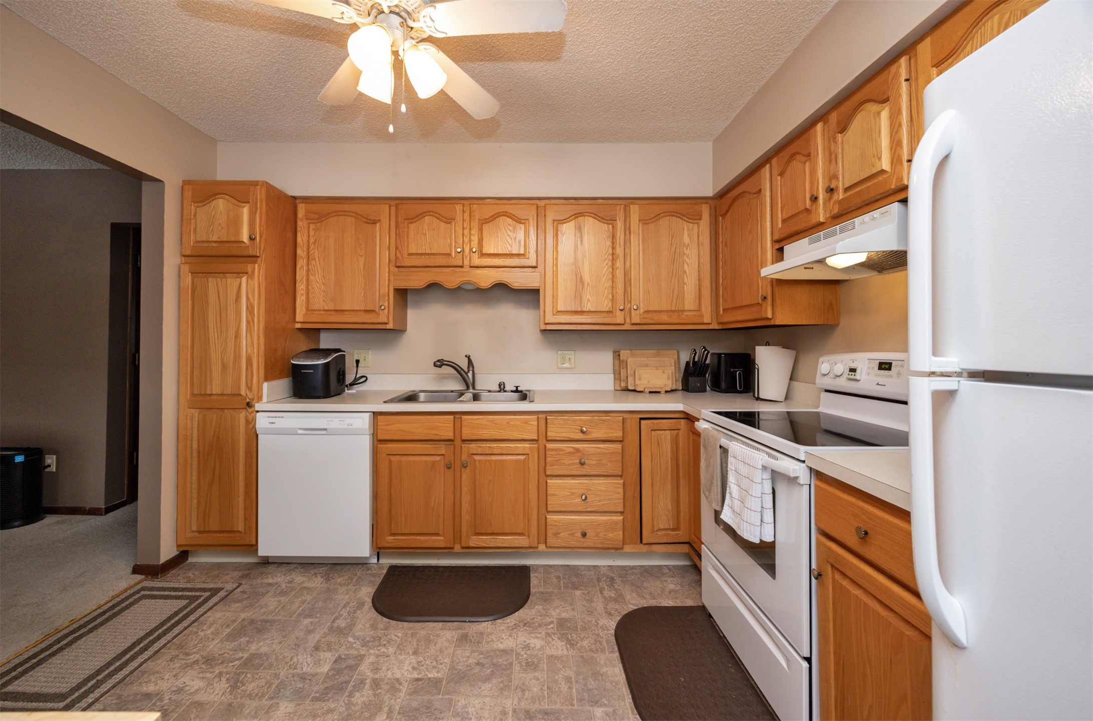 4665 Woodland Avenue 3