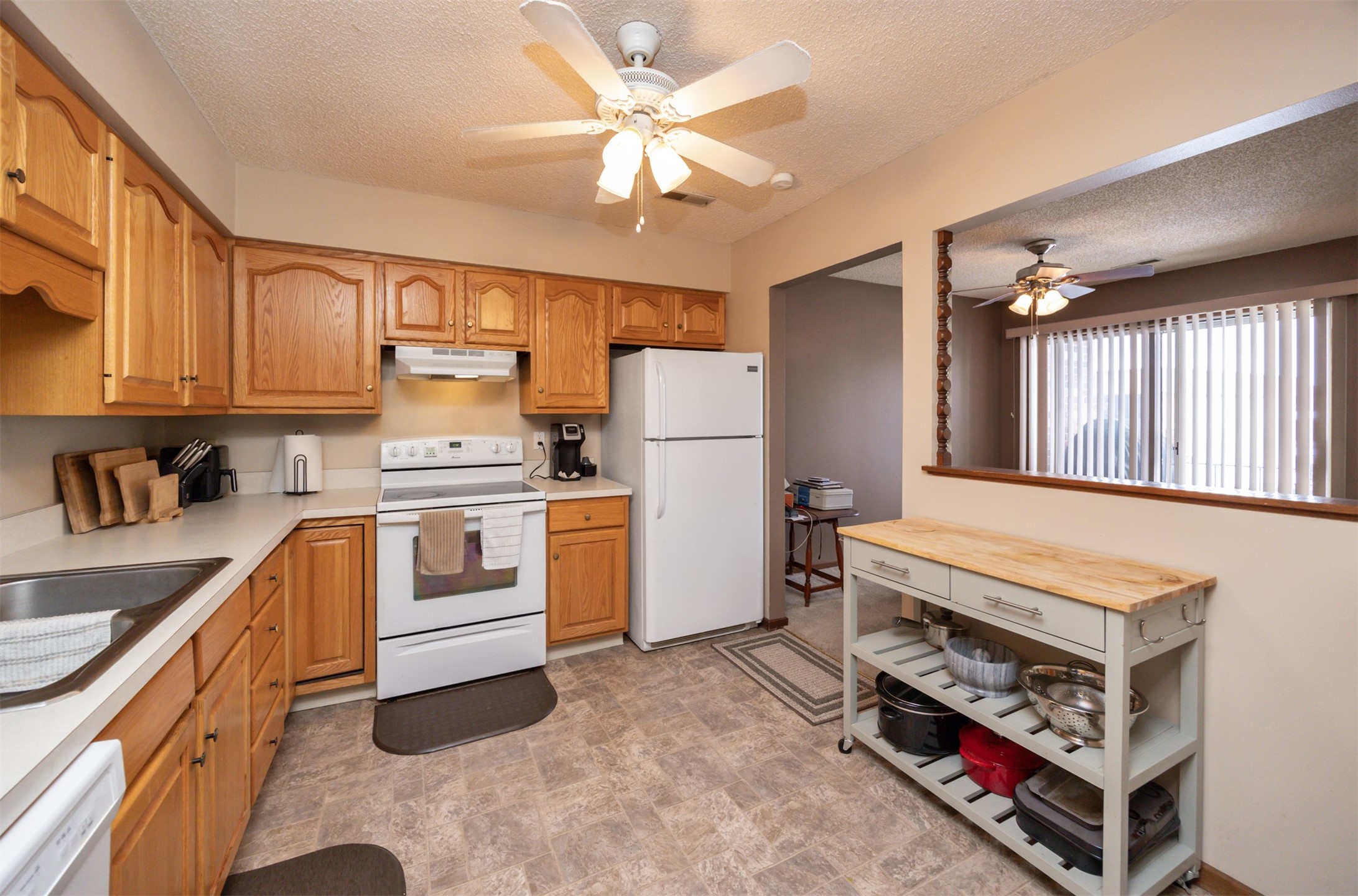 4665 Woodland Avenue 3