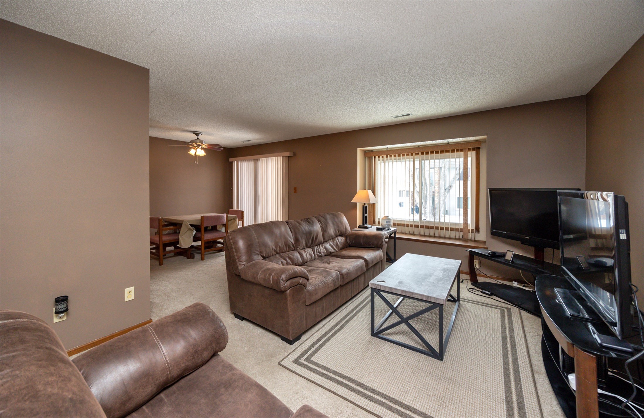 4665 Woodland Avenue 3