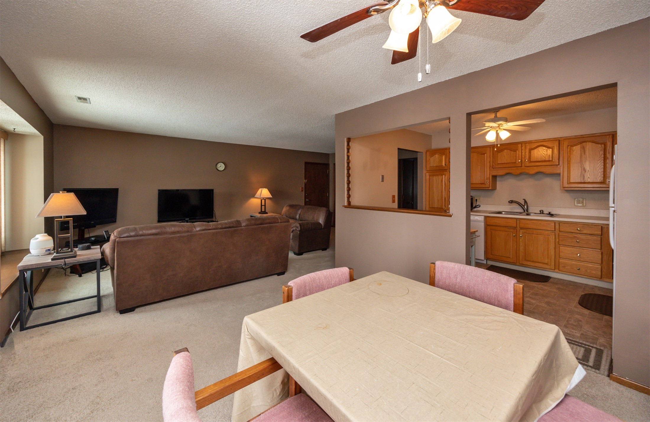 4665 Woodland Avenue 3
