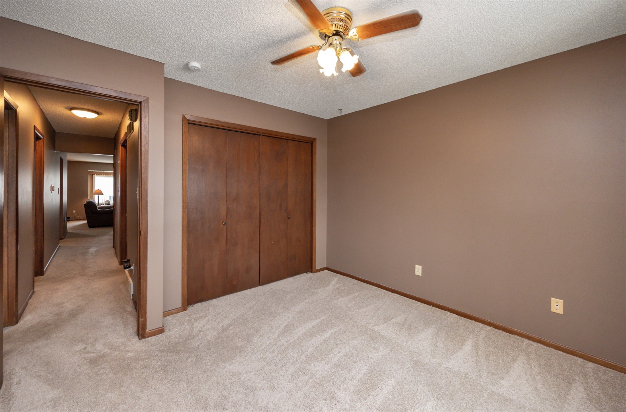 4665 Woodland Avenue 3