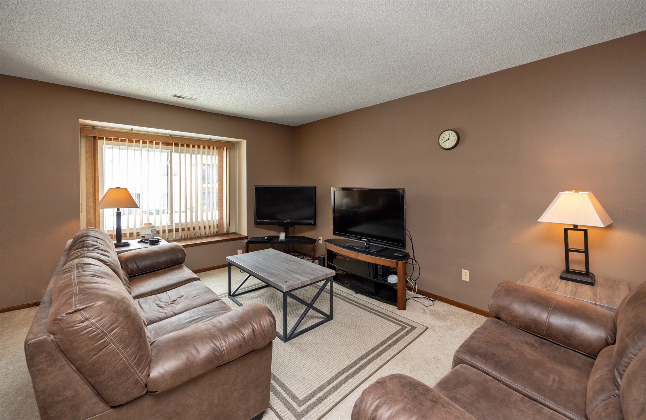 4665 Woodland Avenue 3