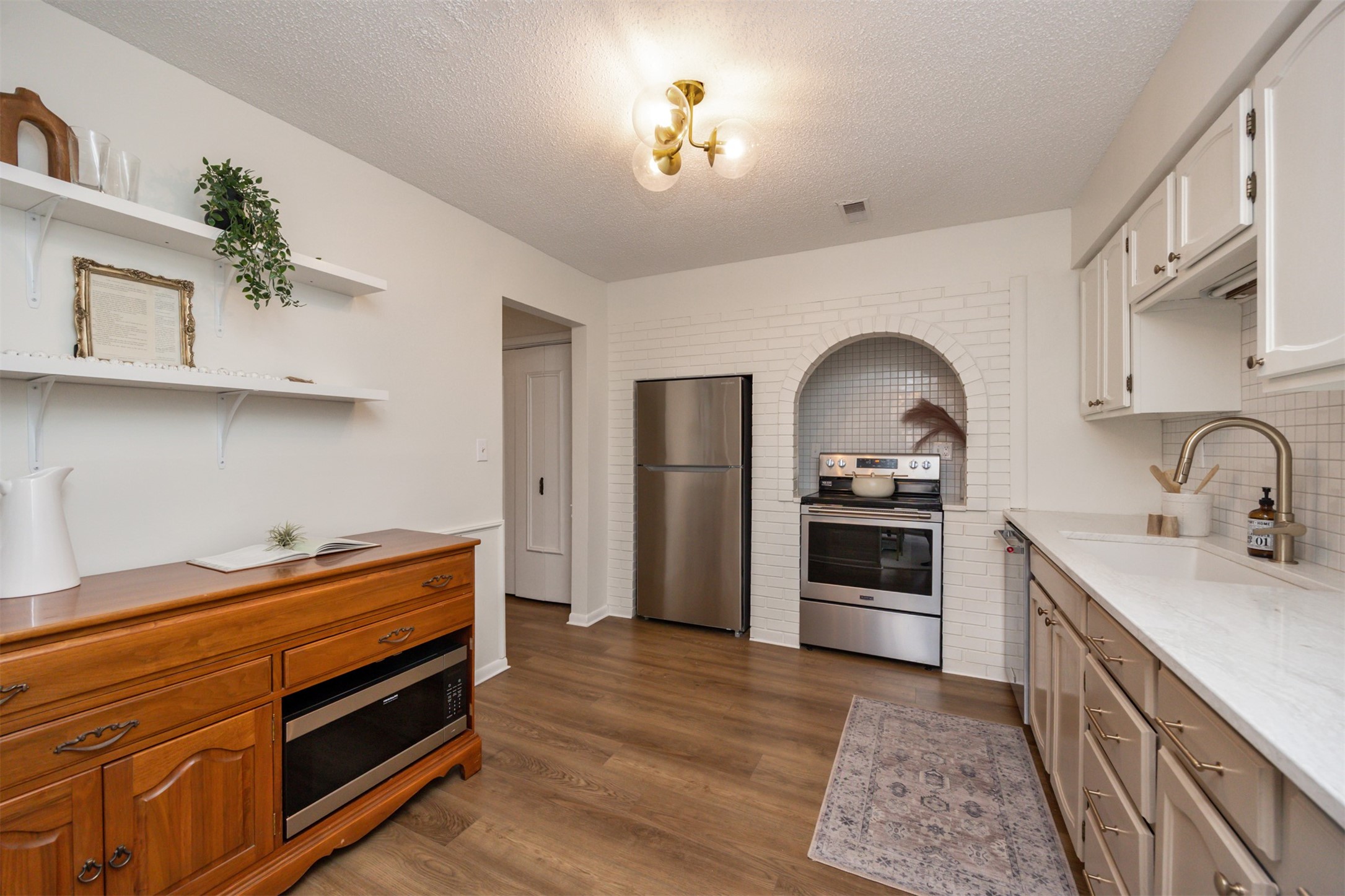 4323 Grand Avenue 321